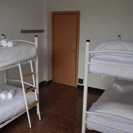 La Corona1 Hostel
