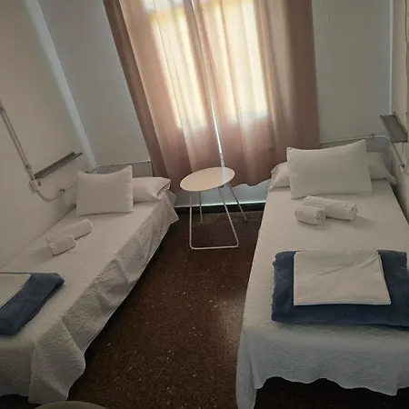 La Corona1 Hostel